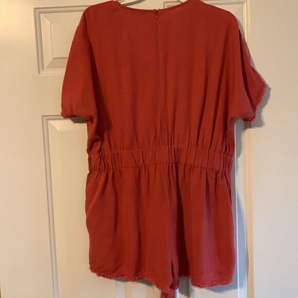 VeryJ medium orange distressed romper with elastic and drawstring waist - Picture 2 of 8